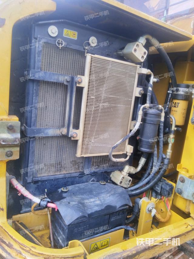 電瓶（大件艙室）