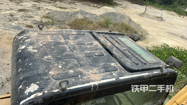 驾驶室顶部（整机外观）