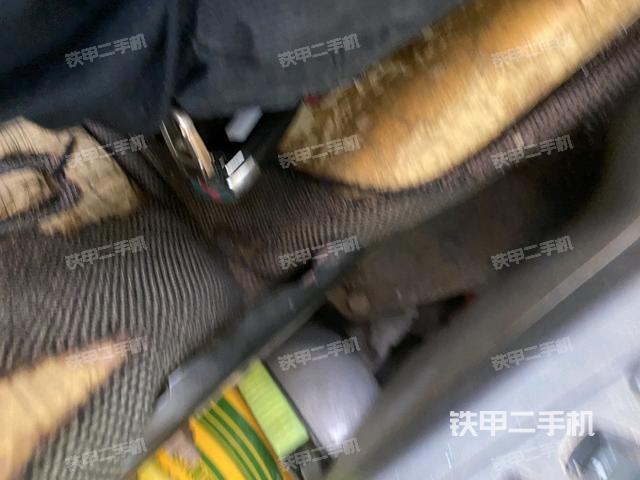 右側(cè)玻璃角標(biāo)（駕駛室部分）