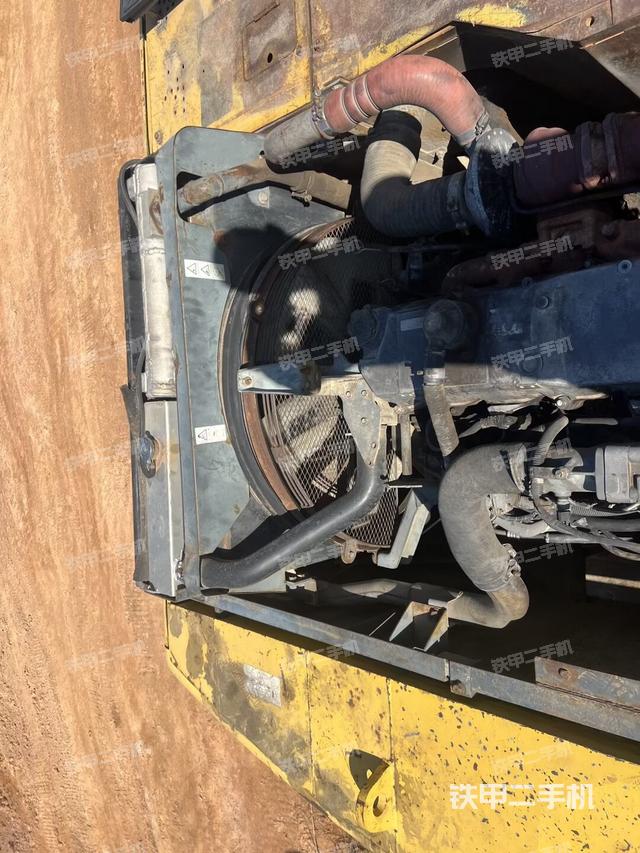 液壓泵斜45?左（大件艙室）