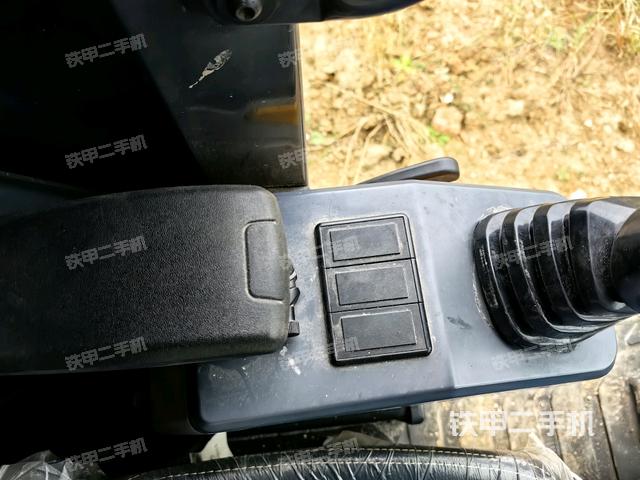 座椅左側(cè)控制臺(tái)/音響/含左手柄（駕駛室部分）