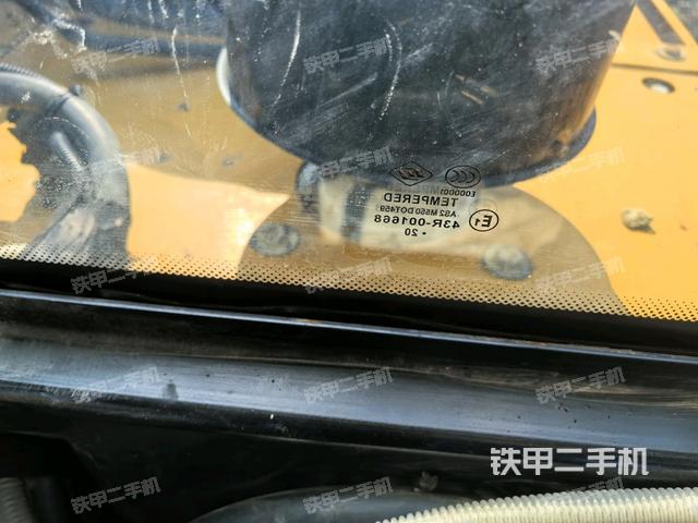 后窗玻璃角标（驾驶室部分）