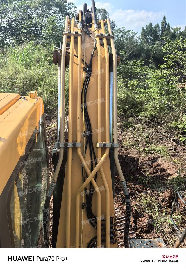 大臂背部俯視（工作和回轉(zhuǎn)裝置）