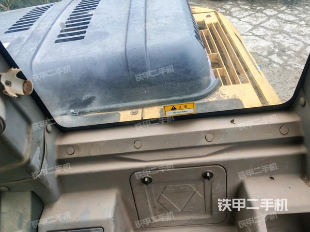 駕駛室左前45度(駕駛室部分) 駕駛室左前45度(駕駛室部分)