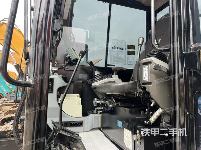 驾驶室整体（整机外观）