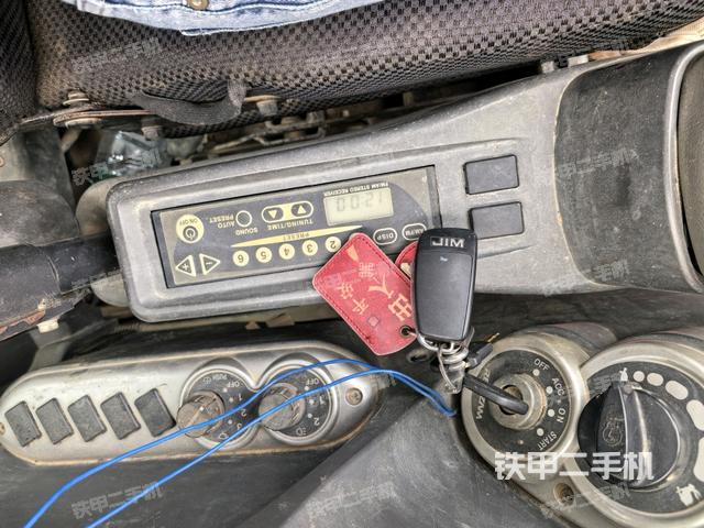 座椅左側控制臺/音響/含左手柄（駕駛室部分）