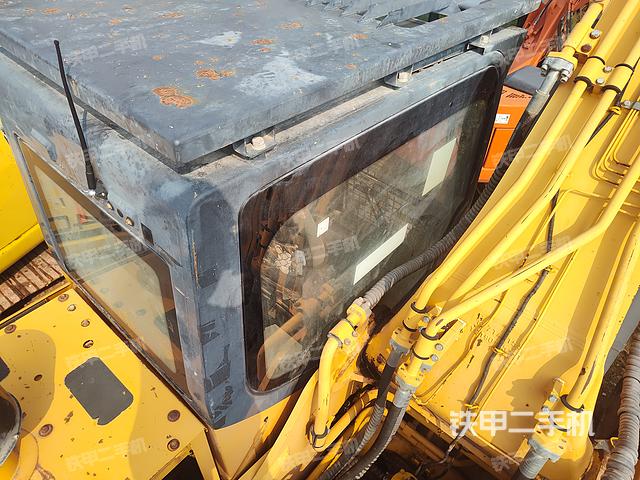 驾驶室顶部（整机外观）