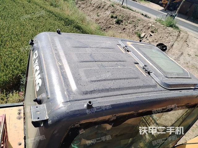 驾驶室顶部（整机外观）