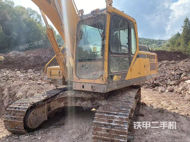 山東臨工E6205F挖掘機(jī)