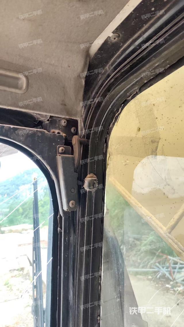 駕駛室左后45度（駕駛室部分）