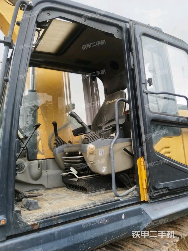 座椅后部（駕駛室部分）