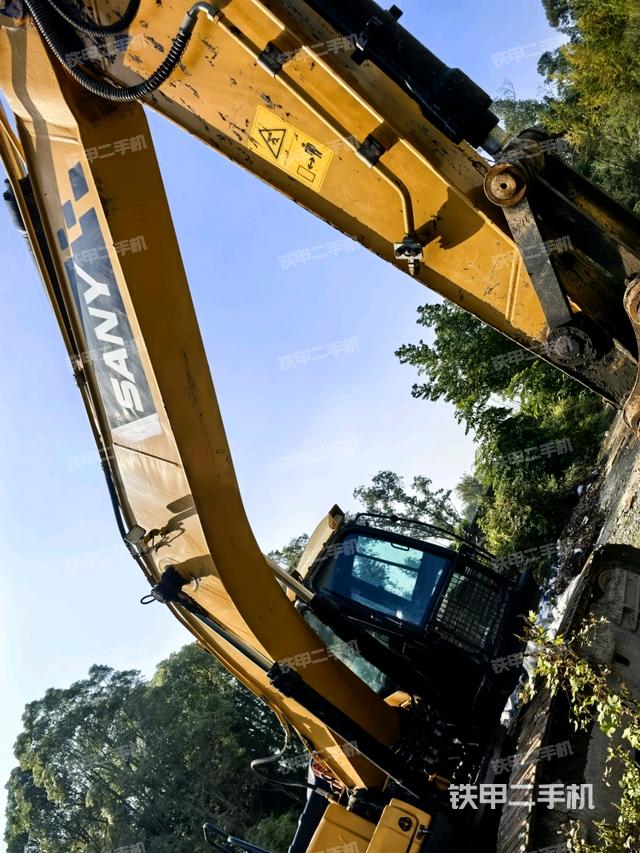 大臂整体 右侧（工作和回转装置）