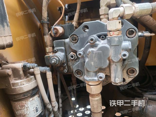 液壓泵斜45?左(大件艙室) 液壓泵斜45?左(大件艙室)