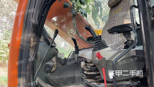 駕駛室整體（整機(jī)外觀）