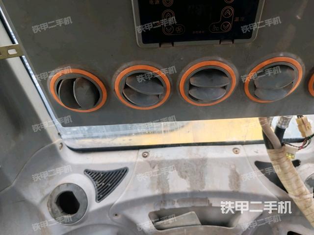 左后方玻璃角標（駕駛室部分）