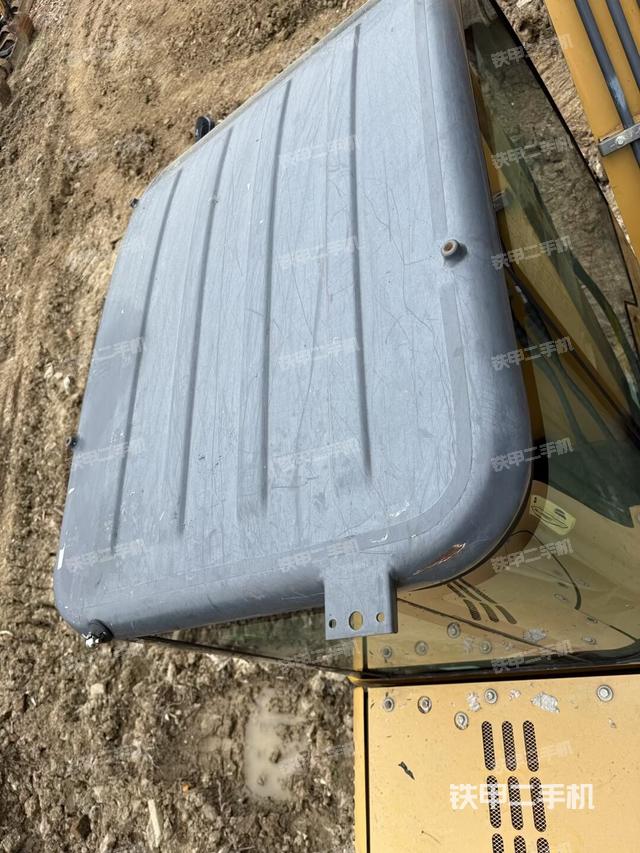 驾驶室顶部（整机外观）