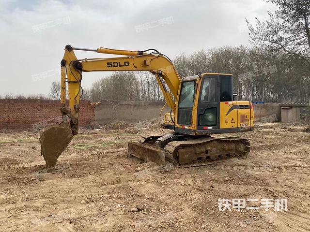 山东临工E690F挖掘机