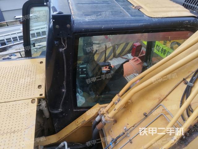 中央回轉(zhuǎn)接頭特寫（上車部件）