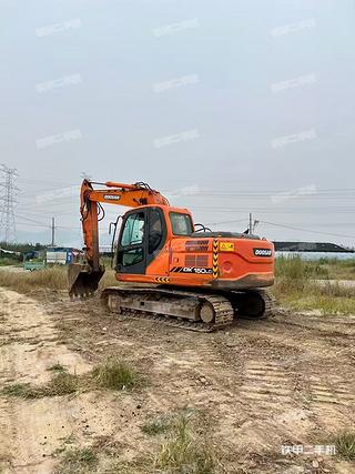 斗山DX150LC挖掘机实拍图片