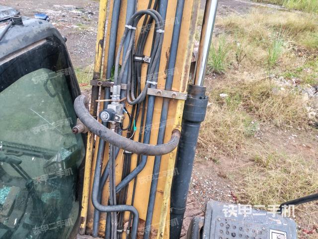 大臂背部俯視（工作和回轉(zhuǎn)裝置）