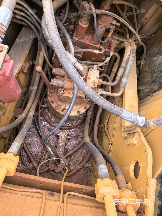 回轉(zhuǎn)馬達（上車部件）