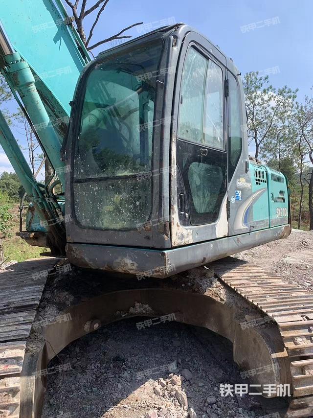 神鋼SK200-8挖掘機