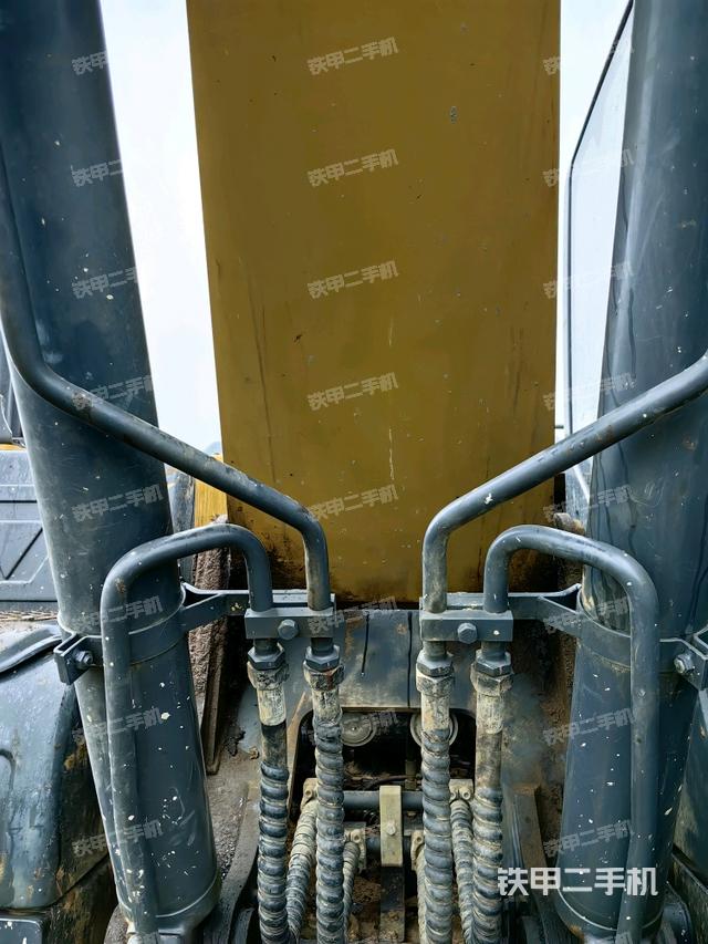 大臂油缸整體?豎拍（工作和回轉(zhuǎn)裝置）