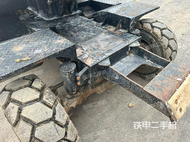 單側(cè)履帶整體（整機(jī)外觀）