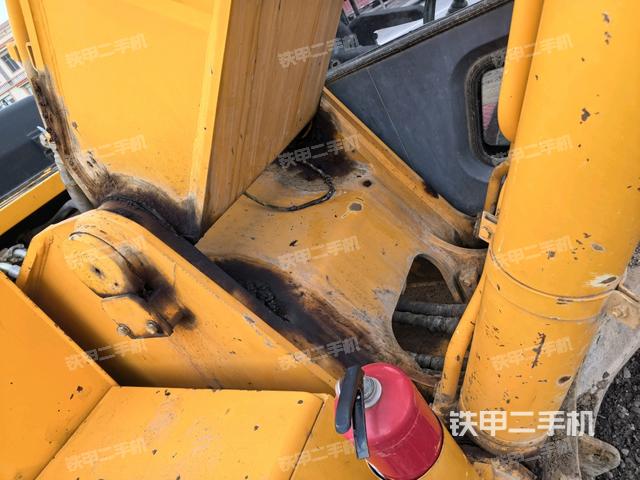 小臂整體右前（工作和回轉裝置）