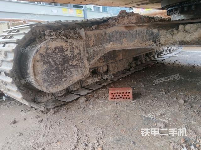 左驅(qū)動(dòng)輪（行走機(jī)構(gòu)）