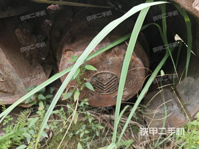 左驅(qū)動輪/左后輪（行走機構(gòu)）