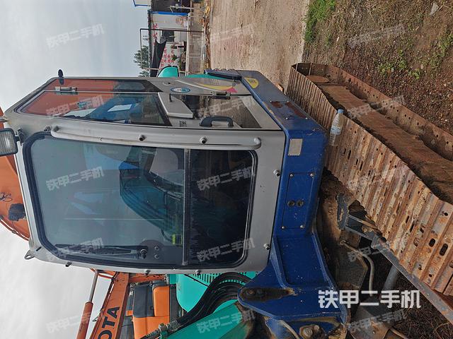 驾驶室整体（整机外观）