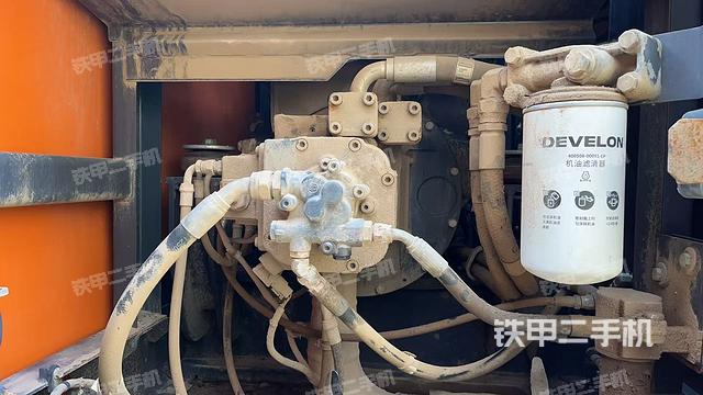 液壓泵艙室正面整體（整機(jī)外觀）