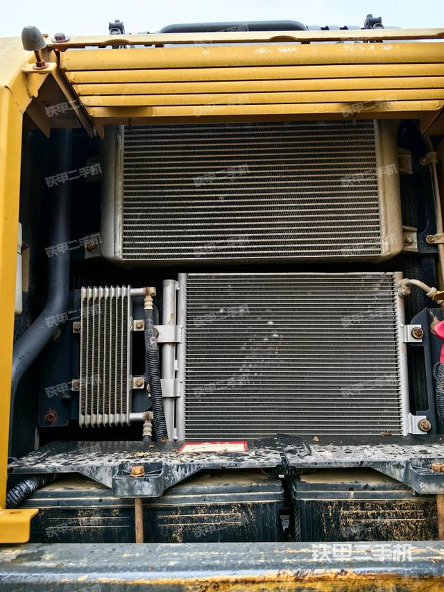 散熱器正面（大件艙室）