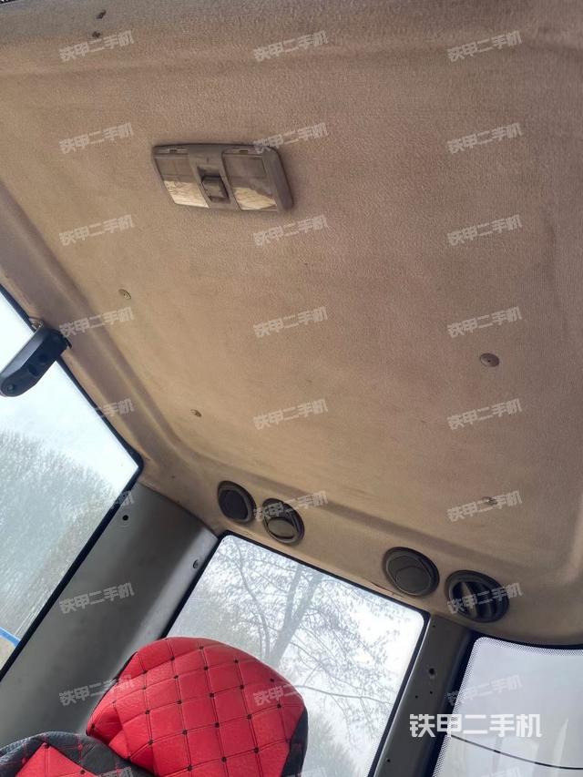 駕駛室頂部（整機(jī)外觀）