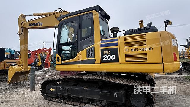 小松PC200挖掘機