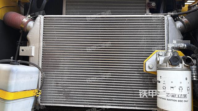 驾驶室顶部（整机外观）