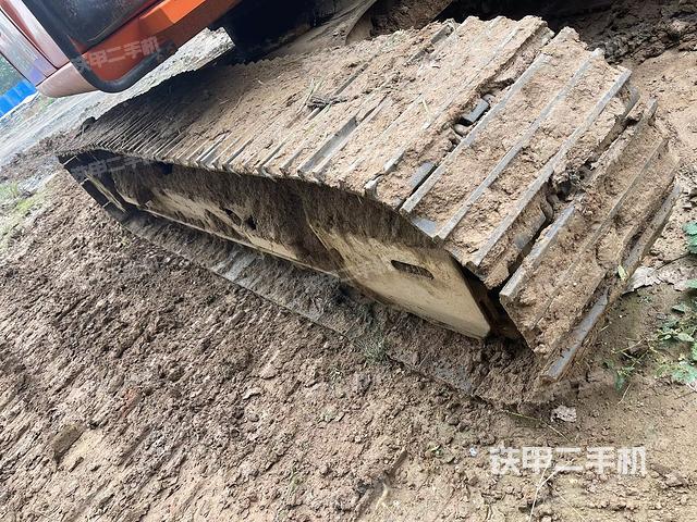 單側(cè)履帶整體（整機(jī)外觀）