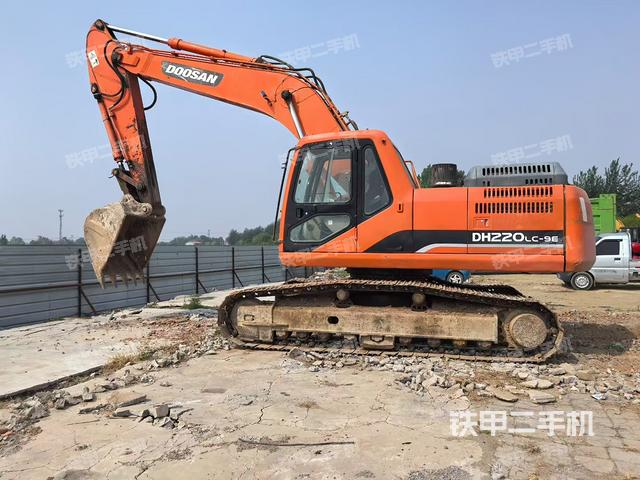 斗山DH220LC-9E挖掘機(jī)