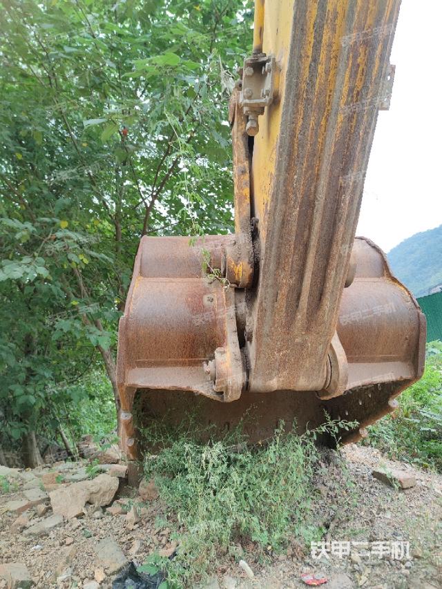 鏟斗右后整體（工作和回轉(zhuǎn)裝置）