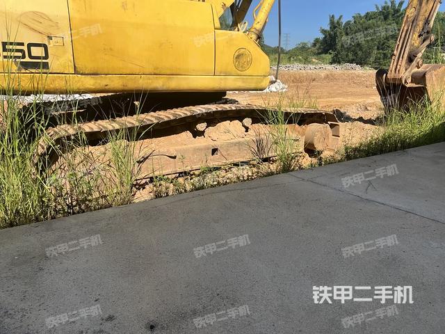 右驅(qū)動輪（行走機構(gòu)）