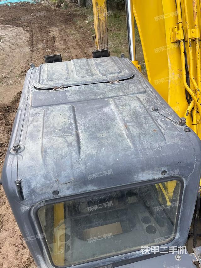 駕駛室頂部（整機(jī)外觀）