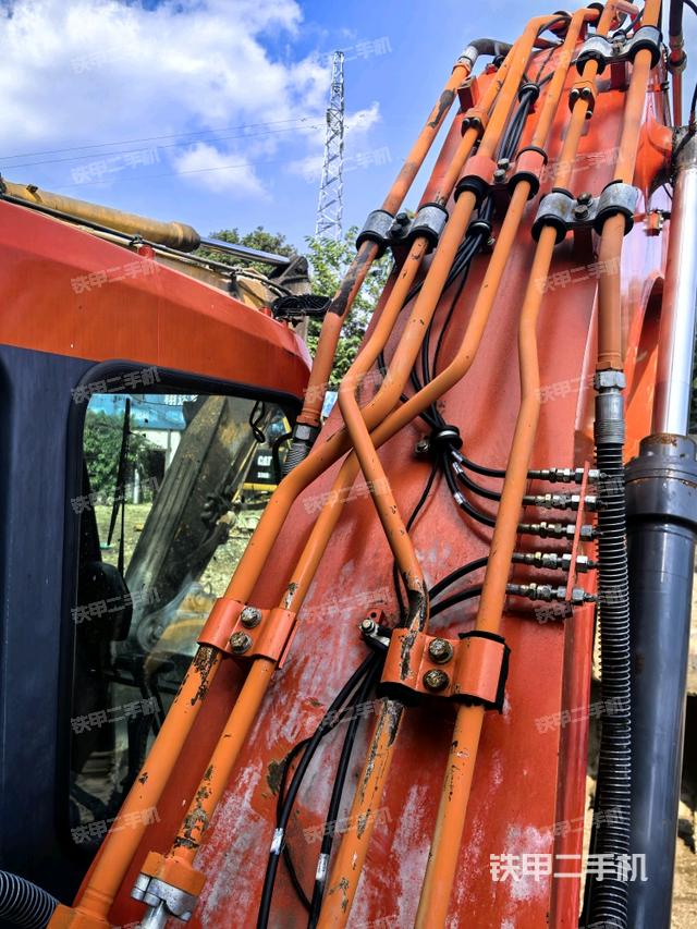 大臂背部俯视（工作和回转装置）