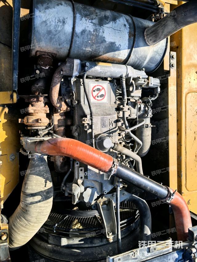 发动机室（上车部件）