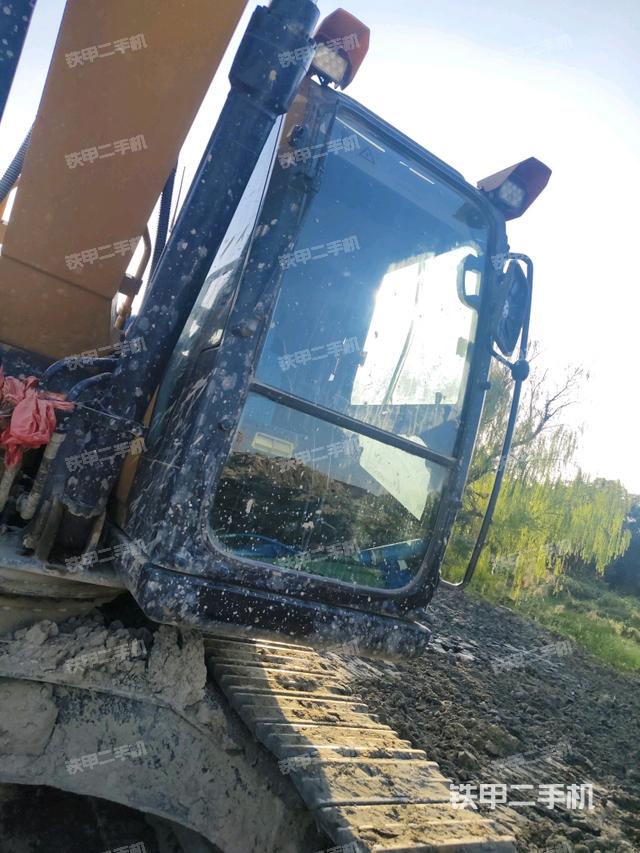 駕駛室整體（整機(jī)外觀）