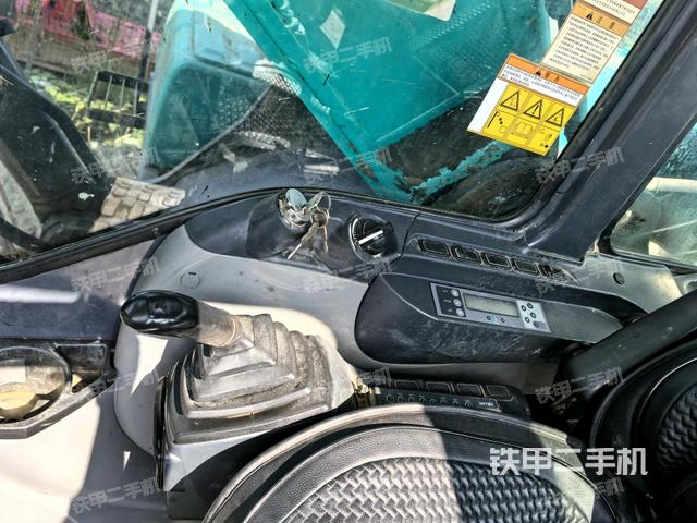 座椅右側控制臺/鑰匙門/油門/含右手柄（駕駛室部分）