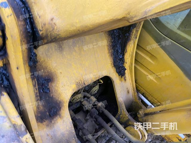 大臂背部俯視（工作和回轉(zhuǎn)裝置）