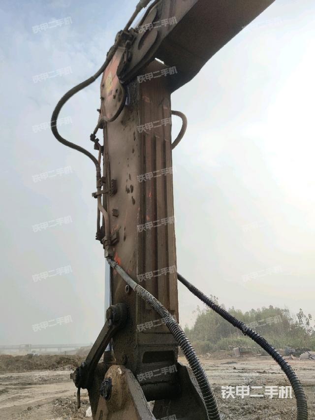 小臂整體左后（工作和回轉裝置）