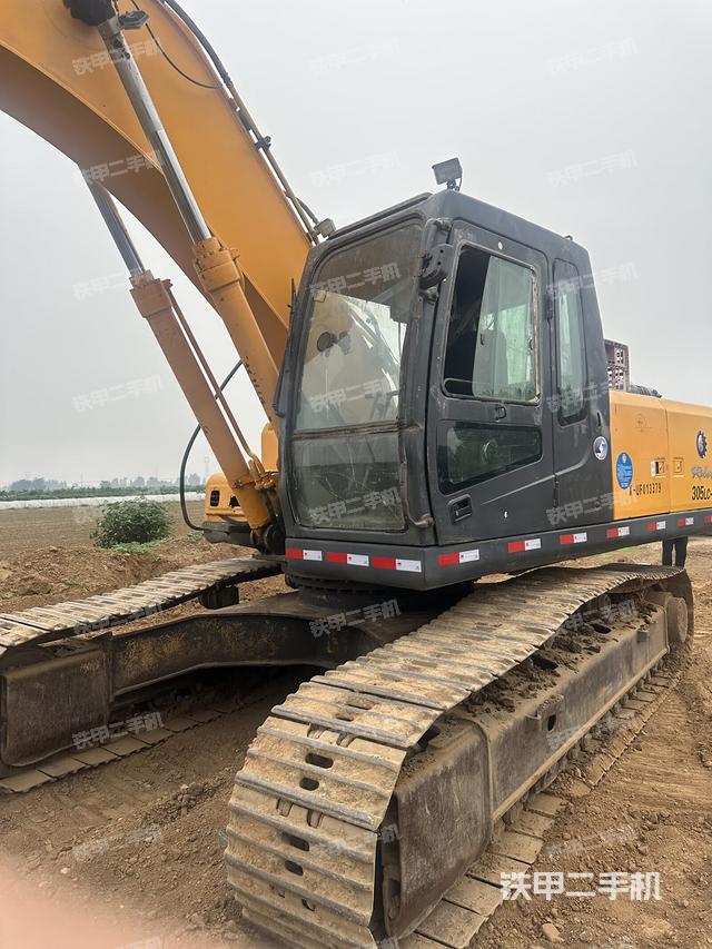 驾驶室整体（整机外观）