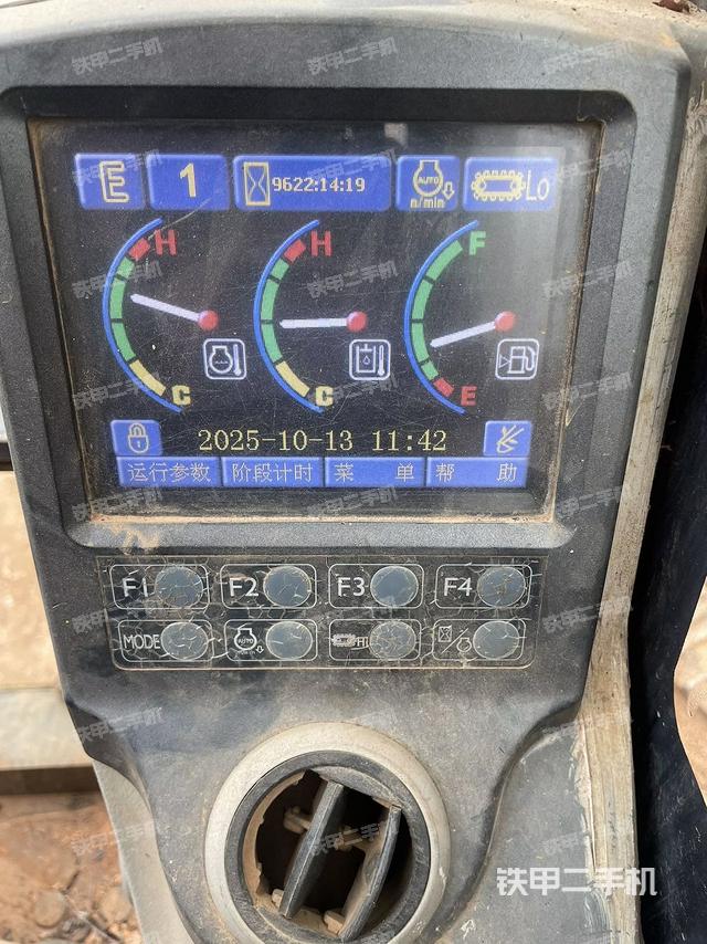 駕駛室整體（整機外觀）